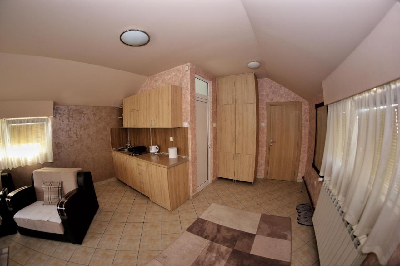 Apartmani Zecevic Нікшич Екстер'єр фото