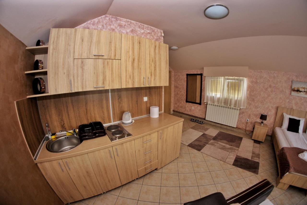 Apartmani Zecevic Нікшич Екстер'єр фото